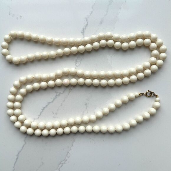 Extra Long Vintage Faux Pearl Necklace - Picture 3 of 11